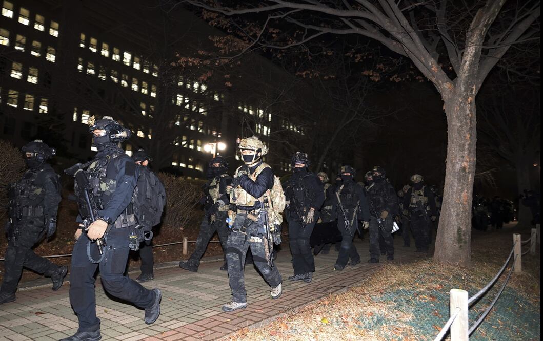 Protestas en Corea del Sur tras declaración de la ley marcial. Foto: AP