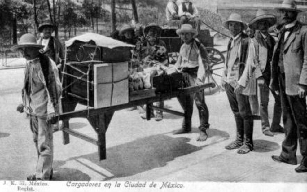 De los cargadores en carreta a los camiones de mudanzas