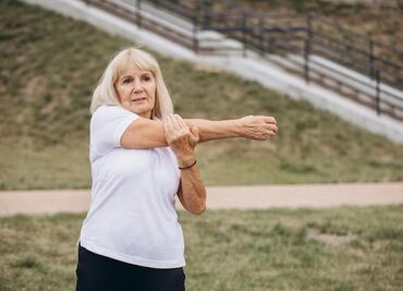 Recupera masa muscular después de los 70; claves para combatir la sarcopenia de forma efectiva