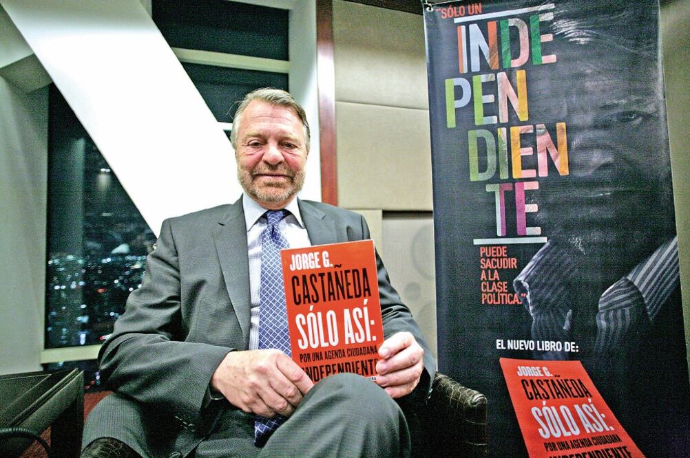 Jorge Castañeda Gutman presentó su libro Sólo así: por una agenda ciudadana independiente. Comenta que los candidatos independientes deben establecer condiciones sobre mediciones y debates (IVÁN STEPHENS. EL UNIVERSAL)