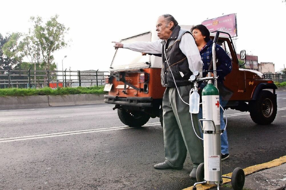 Aumenta la población. En la iniciativa también se mencionan factores como el incremento de adultos mayores y los padecimientos crónicos que los incapacitan. (ARCHIVO EL UNIVERSAL)