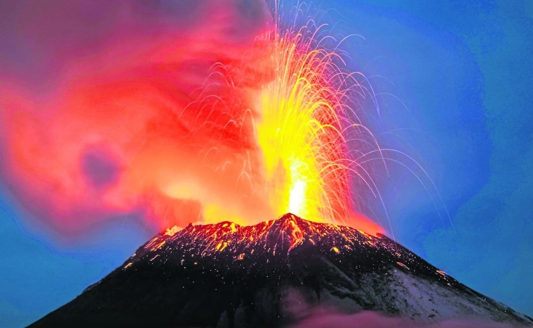 Vista del volcán Popocatépetl este lunes desde la comunidad de Santiago Xalitzintla, en Puebla, Foto: Erik Gómez / AFP