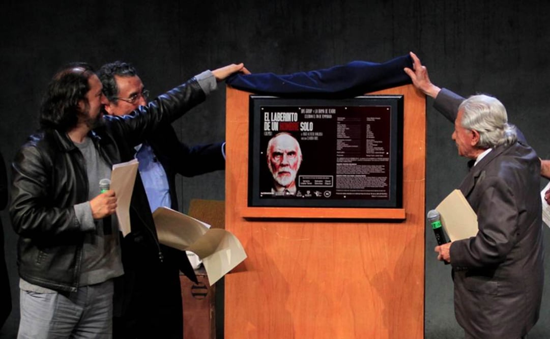 Ignacio López Tarzo y Salvador Sánchez acompañaron al actor, este martes, en el Foro Cultural Chapultepec Foto:Agustín Salinas/Agencia EL UNIVERSAL