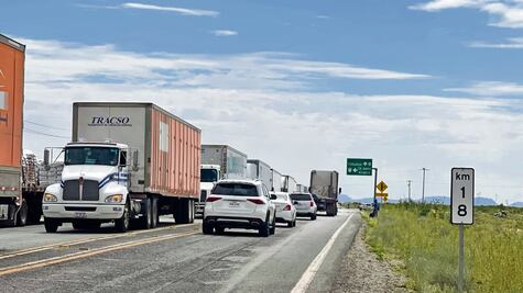 Pega falta de agentes a cruce en la frontera