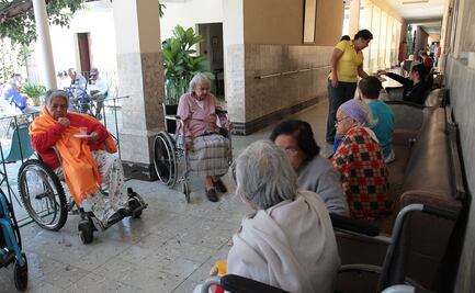 Inician vacunación contra Covid-19 en asilos de Monterrey