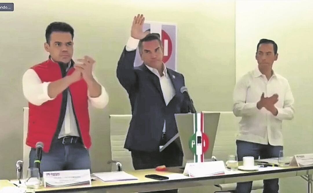 Pablo Angulo, secretario técnico del CPN; Alejandro Moreno, líder del PRI, y Carlos Iriarte, secretario de Acción Electoral, en sesión virtual. Foto: Especial.