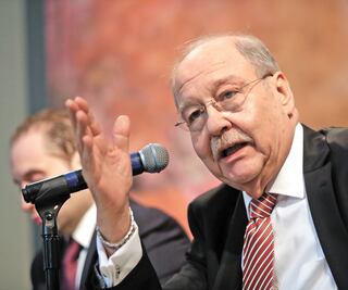 Bajo arresto domiciliario, Gilda Austin