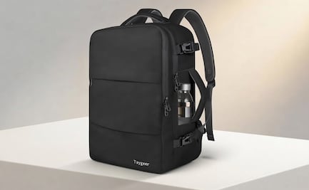 Mochila de viaje de 10 kg en menos de 500 pesos en Amazon México; viaja de manera cómoda y de calidad