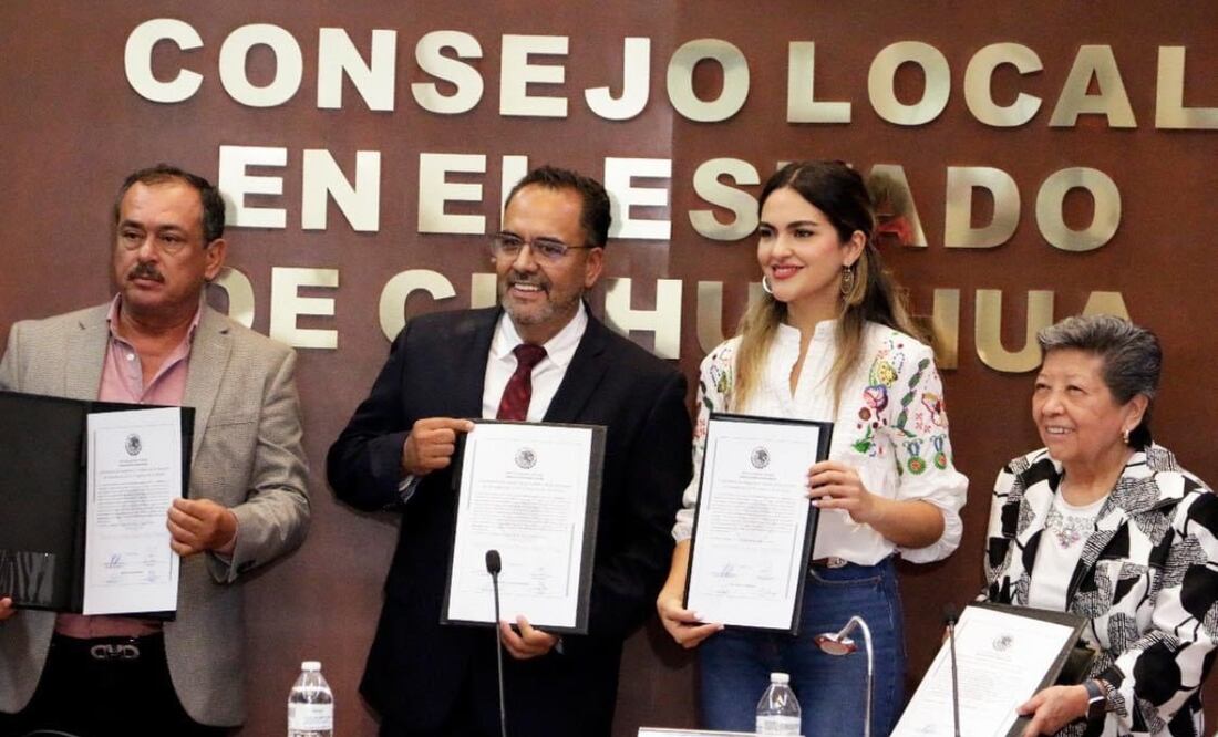 Candidatos de Morena, PT y PVEM, recibieron este domingo la constancia de mayoría para el senado de Chihuahua. Foto: especial