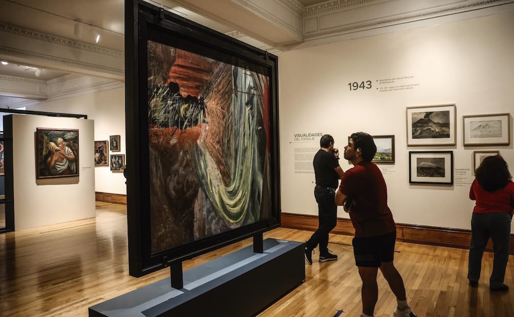Por primera vez se muestra Lava verde, el reverso de la pintura Explosión del Paricutín de Dr. Atl. Foto: Gabriel Pano/El Universal