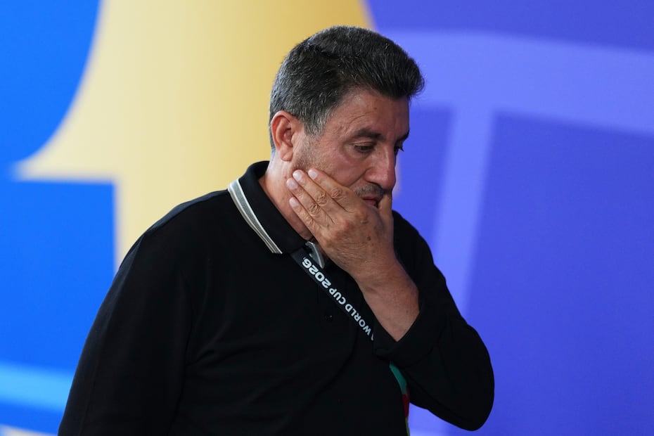 Amir Ghalenoei, entrenador de la selección de Irán, durante la Fase de Grupos del Mundial de 2026 - Foto: AP