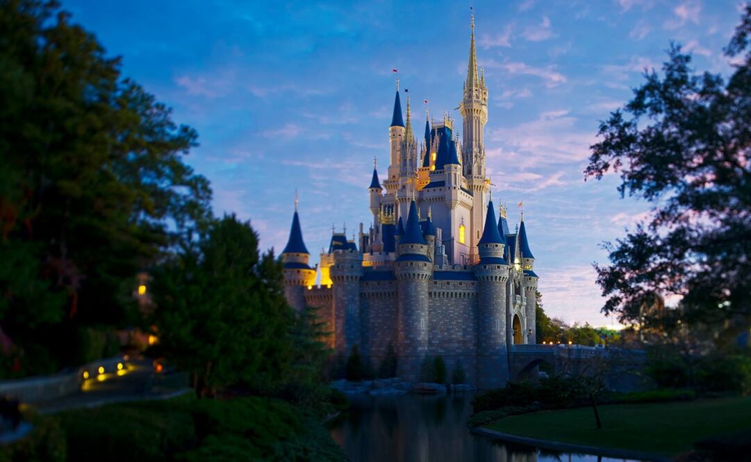 El Castillo de Disney World, en Orlando, está basado en la historia de Cenicienta. Foto Facebook Walt Disney World