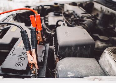 Cómo pasar corriente de un auto a otro