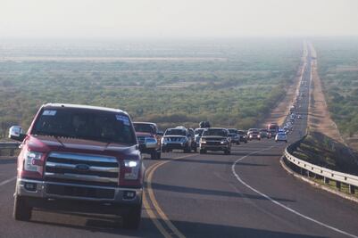 Paisanos regresan de EU por fiestas decembrinas