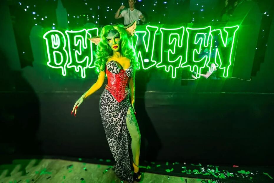 Belinda imprime su estilo glamoroso a su disfraz de Halloween. Foto: Especial. Instagram @prensadanna (Lulú Urdapilleta)