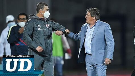 'El Piojo' Herrera dirigió sin cubrebocas, pese al reglamento de Liga MX