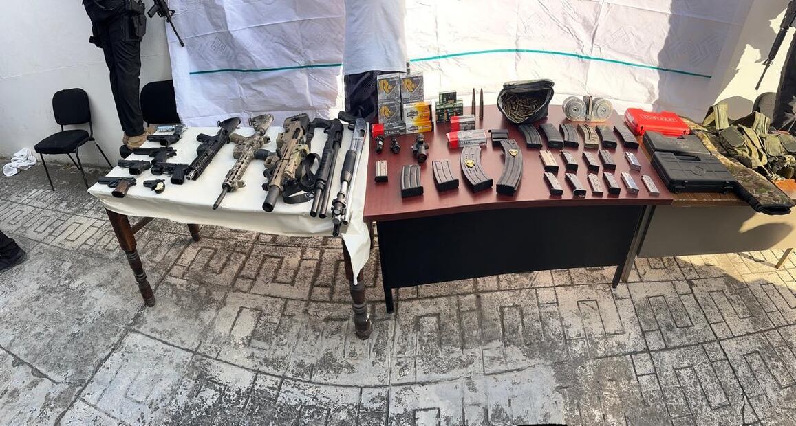 Detienen a hijo de exalcalde de Comitán, Chiapas; le hallan armas y drogas en cateo. Foto: Especial