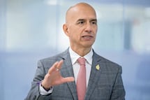 Intentan asaltar a Salvador Guerrero Chiprés, titular del C5 de CDMX; detienen a un presunto responsable