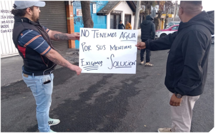 Vecinos bloquean vialidades en Santa Fe, denuncian que llevan muchos días sin agua 