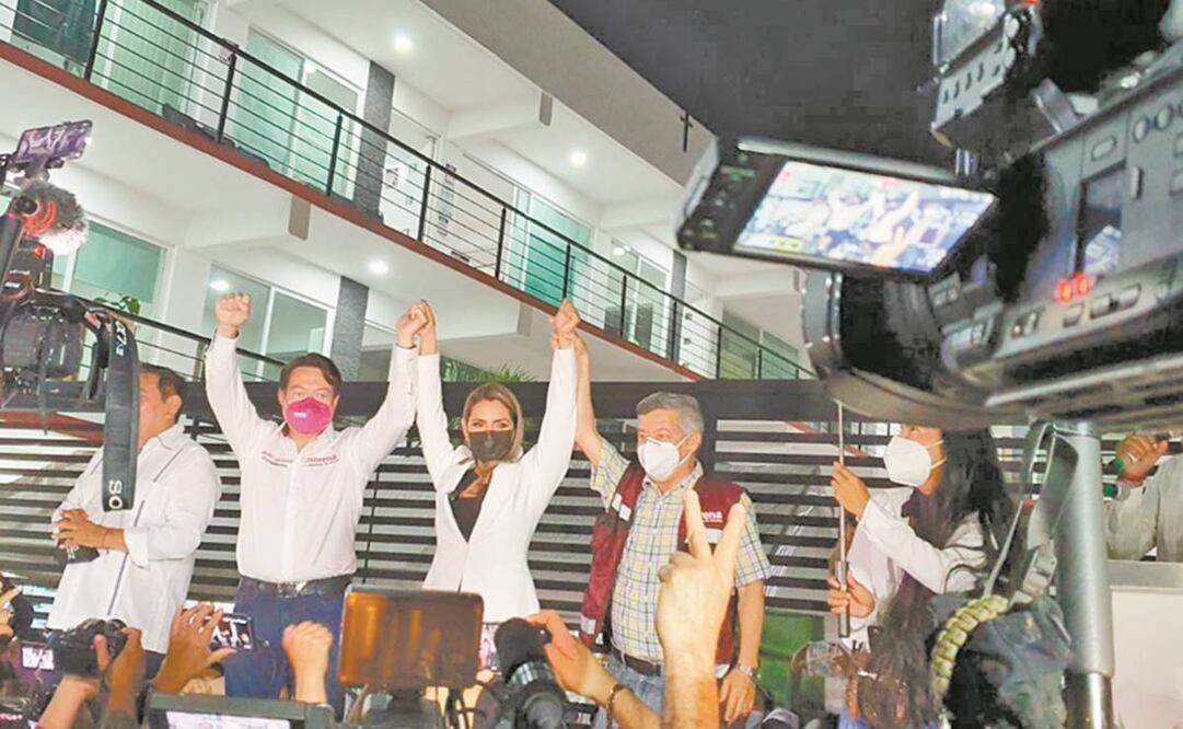 Evelyn Salgado recibió el respaldo de su padre y del líder de Morena, Mario Delgado. Foto: ESPECIAL