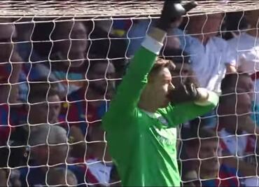 Investigan a portero del Crystal Palace por saludo nazi