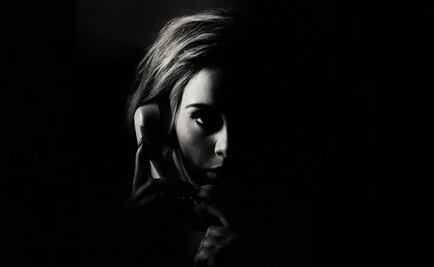 Adele se aferra al primer lugar por tercera semana