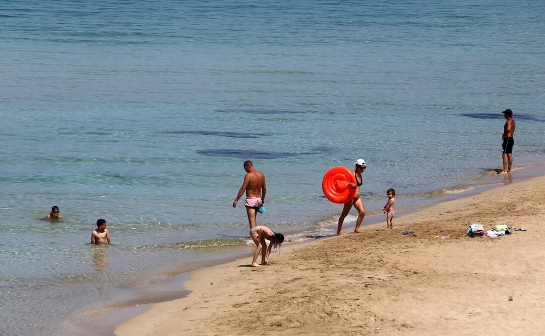 La carta indica que el viajero solo tendrá que pagar "el traslado al aeropuerto y el vuelo de repatriación" (Foto: EFE)
