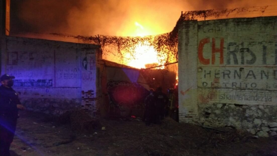 Registran incendio en fábrica de algodón en La Conchita, Chalco