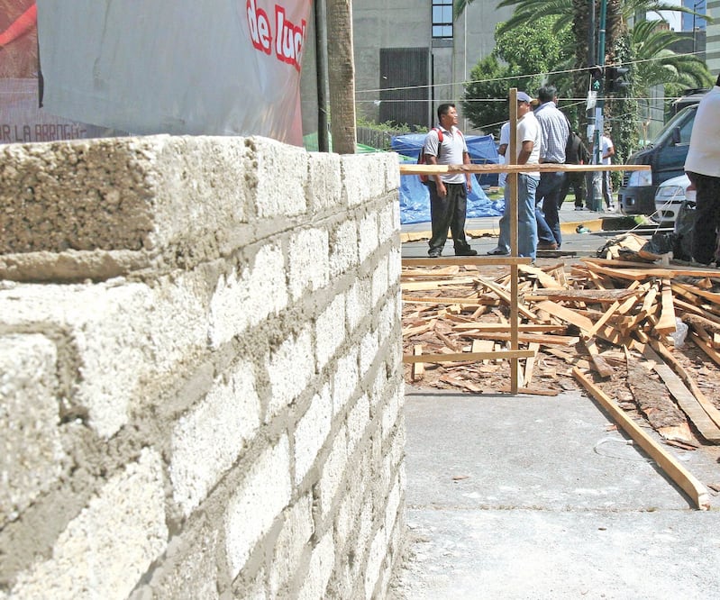 Comparado con el tabique convencional, el desarrollo de los estudiantes del Instituto Politénico Nacional es más barato y presenta varias ventajas. Foto/Archivo El Universal