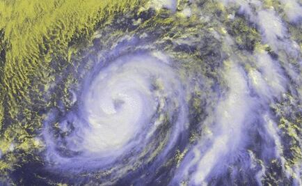 Huracán "Nicole" sube a categoría 2 mientras se aproxima a las Bermudas