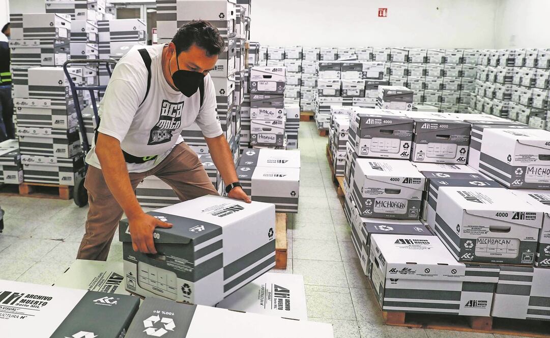 El INE recibió más de 9 millones de firmas para la consulta en formato físico. Foto: ARCHIVO EL UNIVERSAL