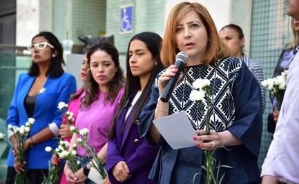 “La violencia en CDMX tiene rostro de mujer”: panistas recuerdan con flores a las desaparecidas