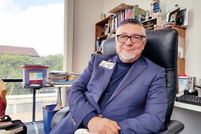 Latinos, los mejores americanos que hay: experto UCLA