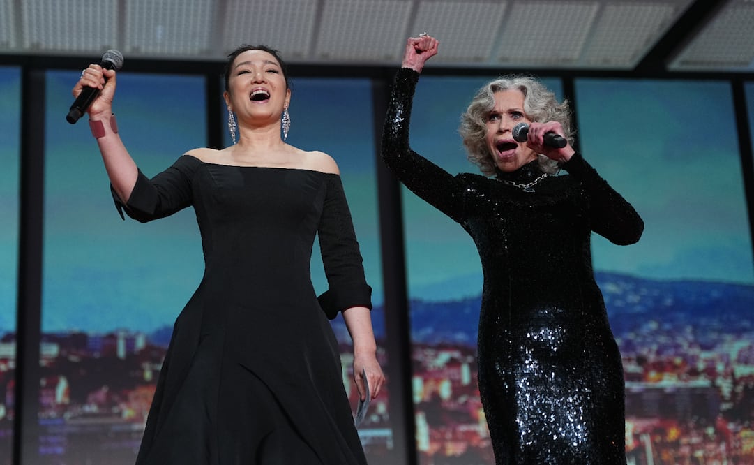 Gong Li (izquierda) y Jane Fonda aparecen durante la ceremonia de inauguración del 79º Festival Internacional de Cine de Cannes, en el sur de Francia.
Foto de Scott A Garfitt/Invision/AP.