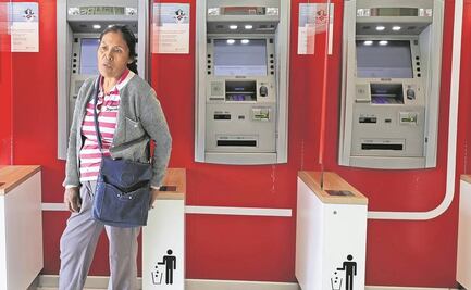 Busca Monreal regular comisiones bancarias excesivas