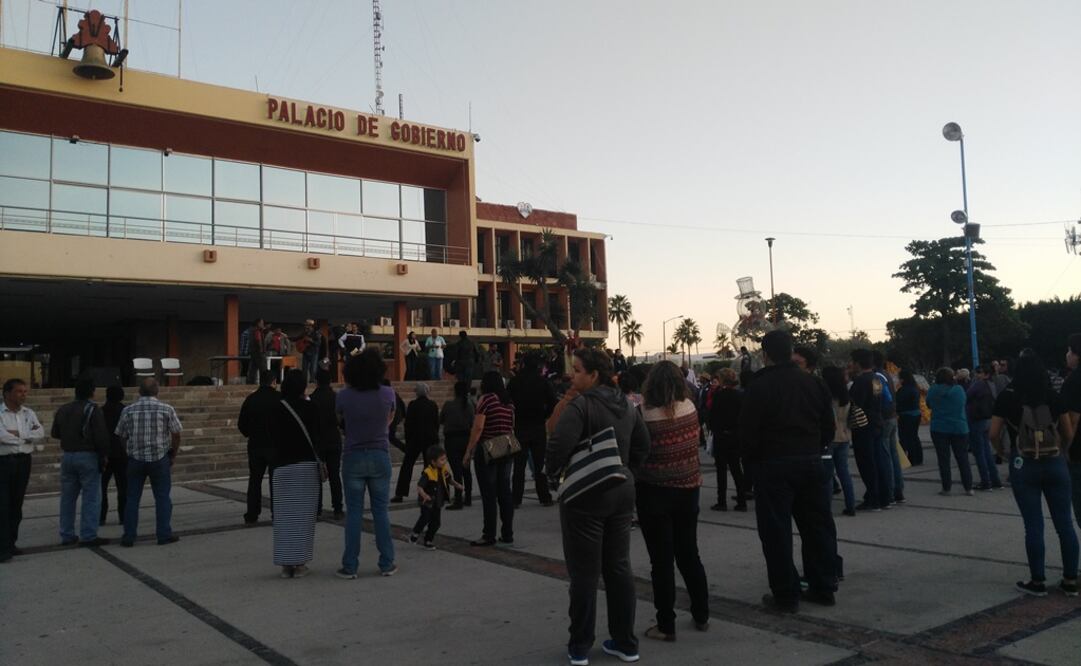 Los ciudadanos  reiteraron su rechazo a la política del Gobierno federal y a los "beneficios de la clase política". /Gladys Navarro - EL UNIVERSAL