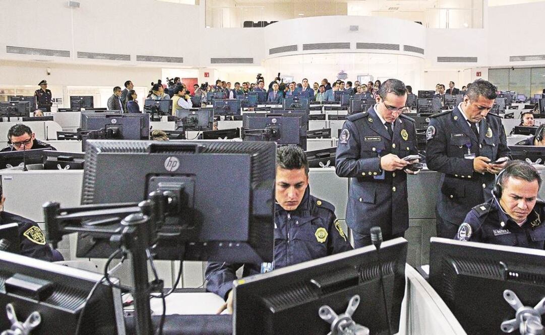 Los ciudadanos podrán llamar al 066 y al 5346 8998 o bien enviar un correo electrónico a la cuenta delitoselectorales@pgjdf.gob.mx para denunciar algún acto irregular durante la jornada electoral del próximo domingo