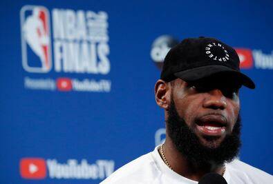 Lakers se arma para dar pelea