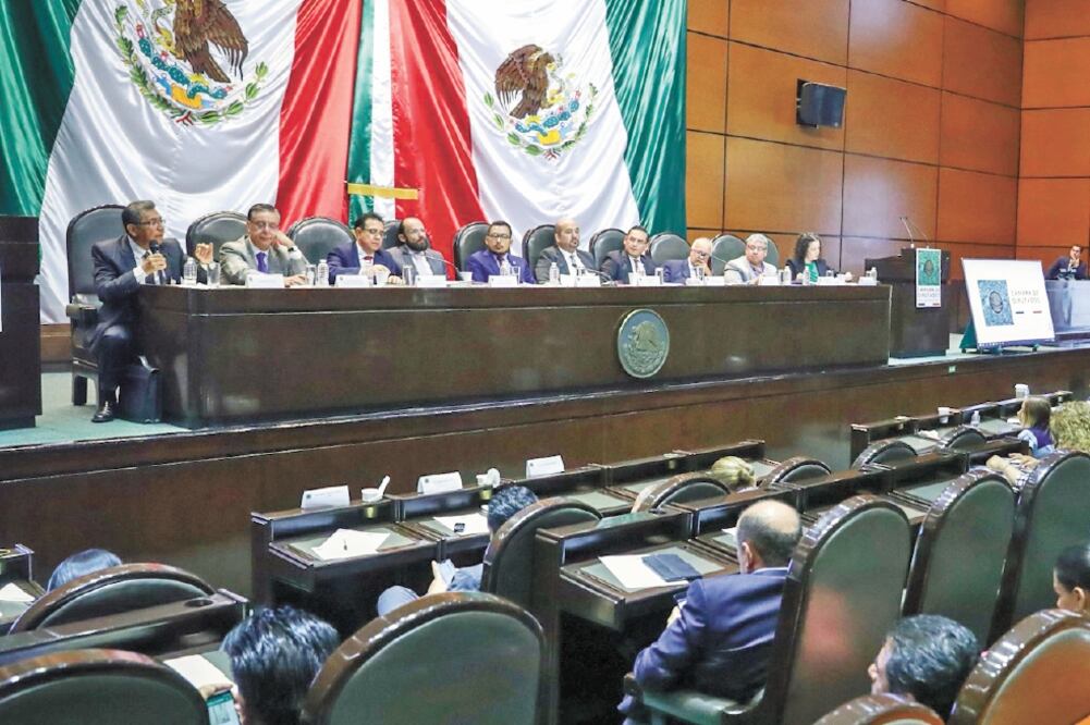 Discusión. El parlamento abierto para proponer las leyes secundarias de la reforma educativa tendrá dos periodos. Foto/ ARCHIVO EL UNIVERSAL