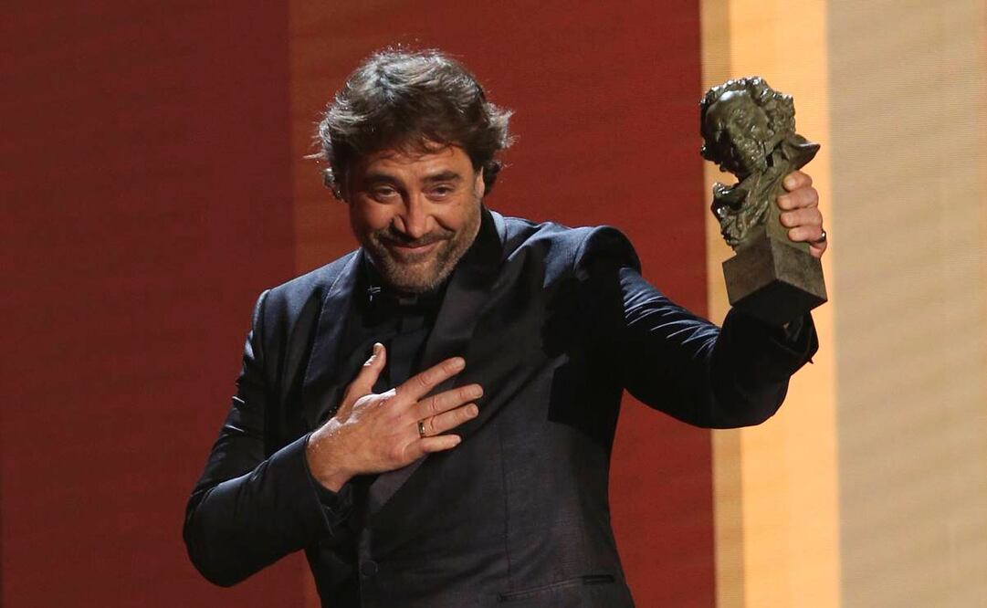 Javier Bardem recibiendo el Goya al mejor actor protagonista. Foto: AP 
