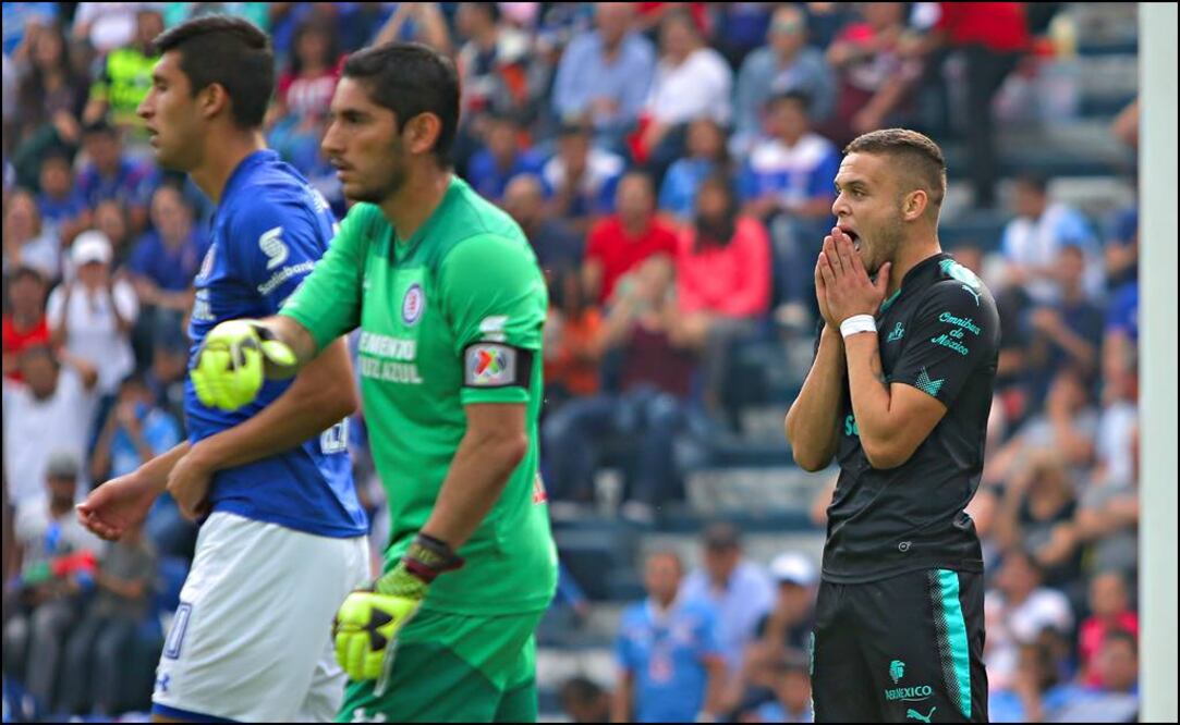 Imago7. Junto a Oswaldo Martínez protagonizaron corte de manga a la afición celeste