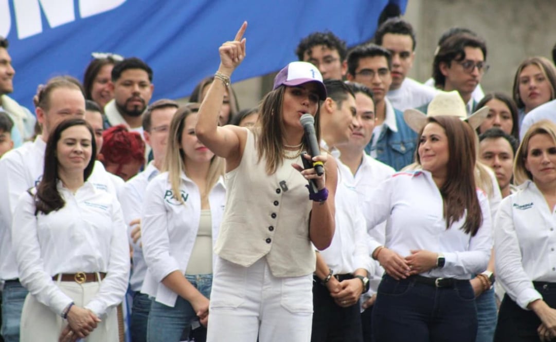 Alessandra Rojo de la Vega, alcaldesa de Cuauhtémoc llamó a la ciudadanía  a recuperar el país y devolver el poder a la gente.
Foto: Especial.