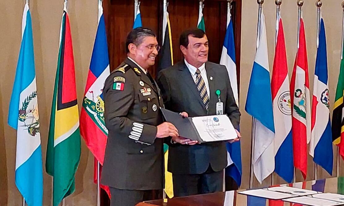 El general Luis Cresencio Sandoval expuso temas relacionados con políticas de equidad de género y asistencia humanitaria con motivo de la pandemia del nuevo coronavirus. Foto: especial