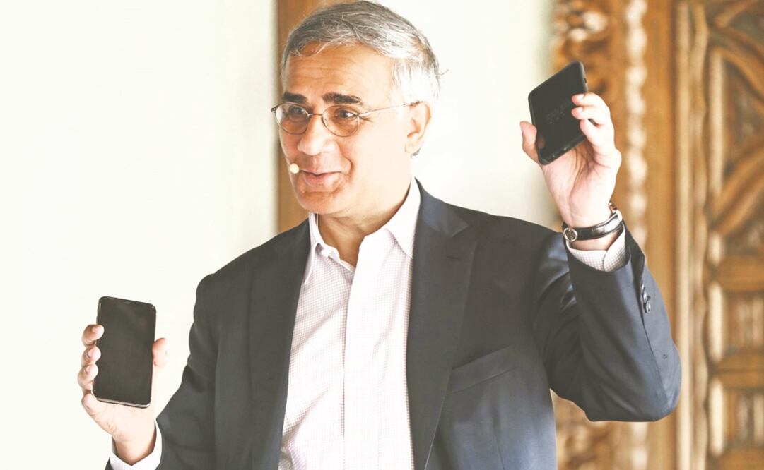 Rishad Tobaccowala, director de estrategia e Innovación de Publicis Groupe, durante su ponencia en la Ciudad de México. (ALEJANDRA LEYVA. EL UNIVERSAL)