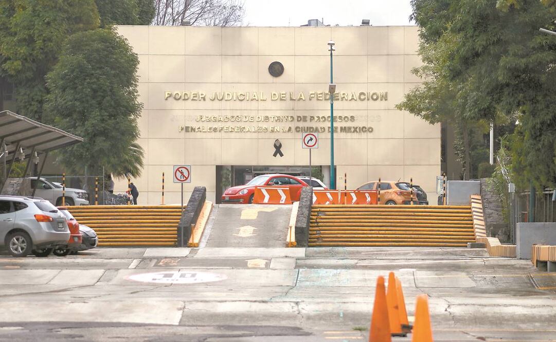 Los días 1 y 15 de cada mes debe presentarse el exdirector de Pemex Emilio Lozoya al Reclusorio Norte a firmar el libro de procesados; si él no puede acudir, sus abogados podrán cumplir con la obligación en su representación. Foto: FERNANDA ROJAS
