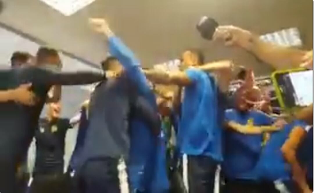 Especial. El equipo Fuenlabrada festeja su enfrentamiento con el equipo 'merengue'