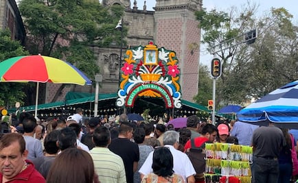 Celebración a San Judas Tadeo paraliza alrededores de Metro Hidalgo