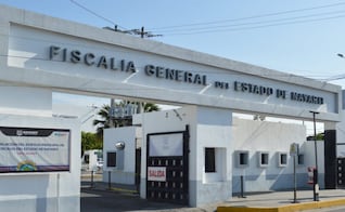 Localizan documentos abandonados, prendas de vestir y restos óseos en Fiscalía de Nayarit; colectivo solicita intervención de la FGR