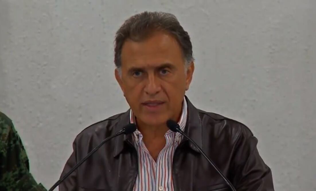 El gobernador Miguel Ángel Yunes Linares aseguró que la empresa Ferrosur no tiene registrados robos o descarrilamientos de trenes en los días recientes (Foto: tomada de Facebook)