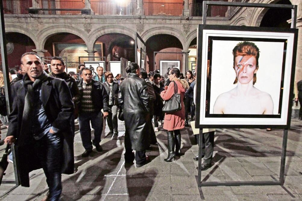 La exposición prácticamente coincide con el primer aniversario luctuoso del cantante. (CARLOS MEJÍA. EL UNIVERSAL)